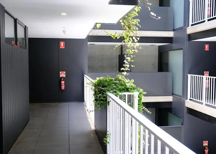 Cbd Japanese Retreat 2Br 1P Brekky Wifi Netflix
